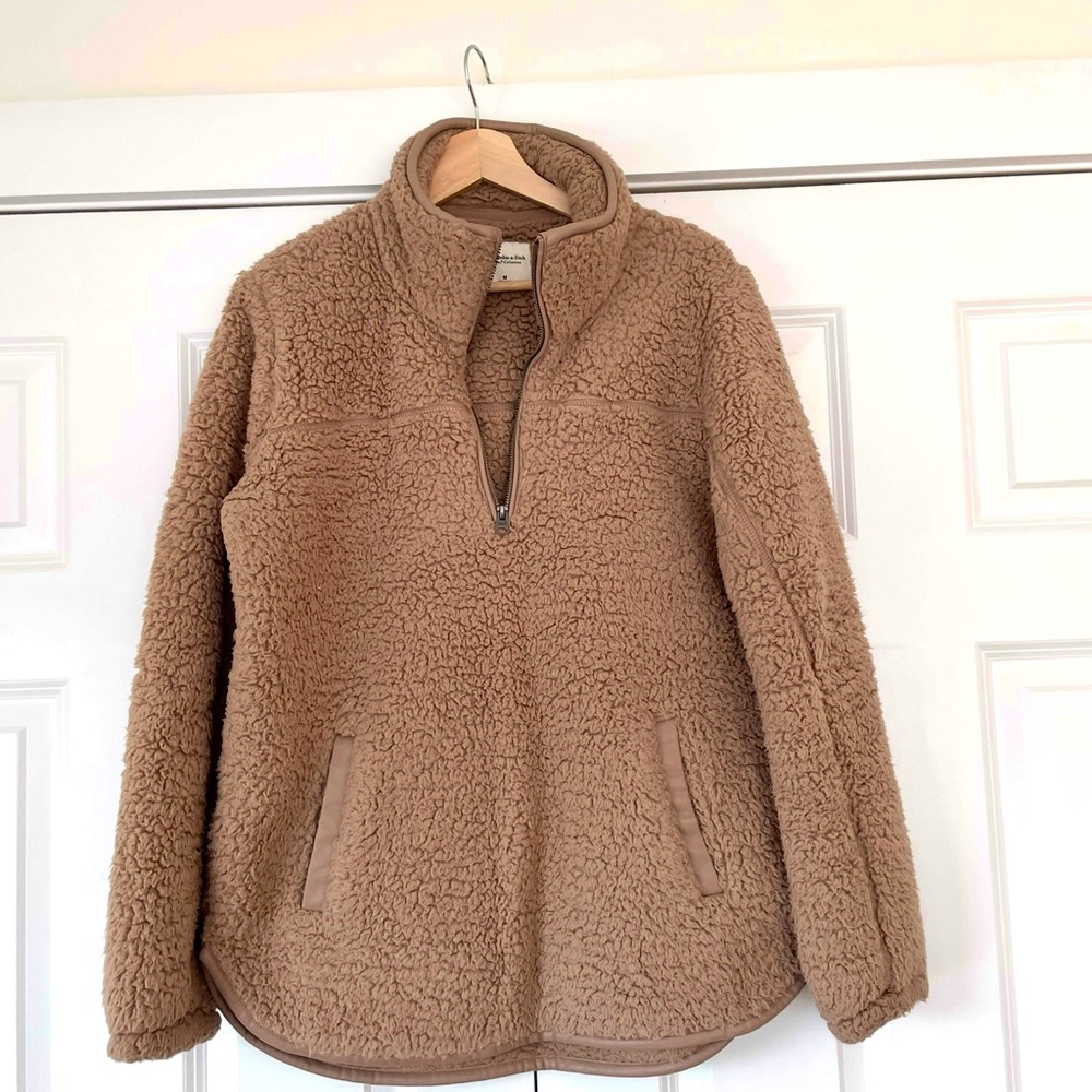 Abercrombie & Fitch Soft Tan Sherpa Pullover